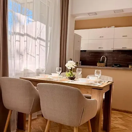 Vitanov Apart/city Pulse Stay-wifi & Near Center דירה *