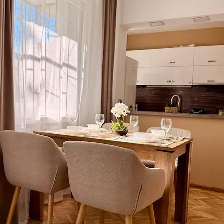 Vitanov Apart/city Pulse Stay-wifi & Near Center Appartement *